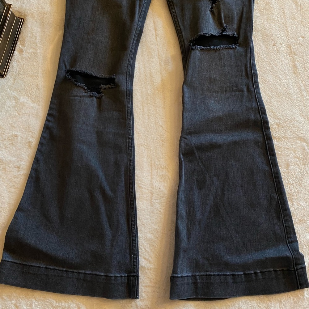 HOLLISTER WOMAN FLARE JEANS - Picture 3 of 6